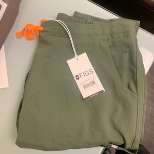 FIGS MOSS GREEN Yola Skinny Leg Scrub Pants